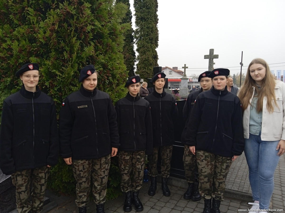 1 Listopada - Warta na cmentarzu parafialnym