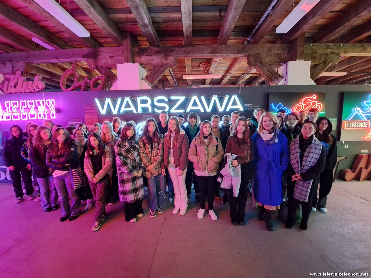 Wycieczka klas pierwszych do Warszawy