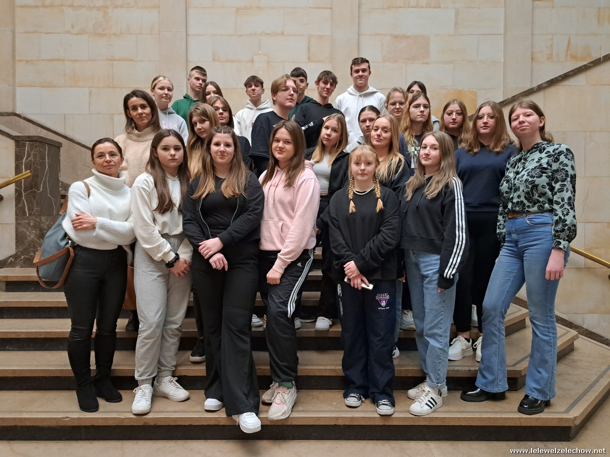 Wycieczka do Warszawy kl. 1b