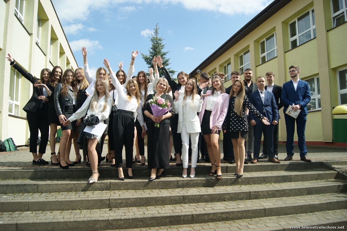 Uroczystość pożegnania klas IV