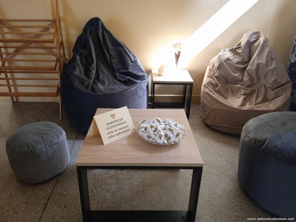 Kącik wypoczynkowy SU