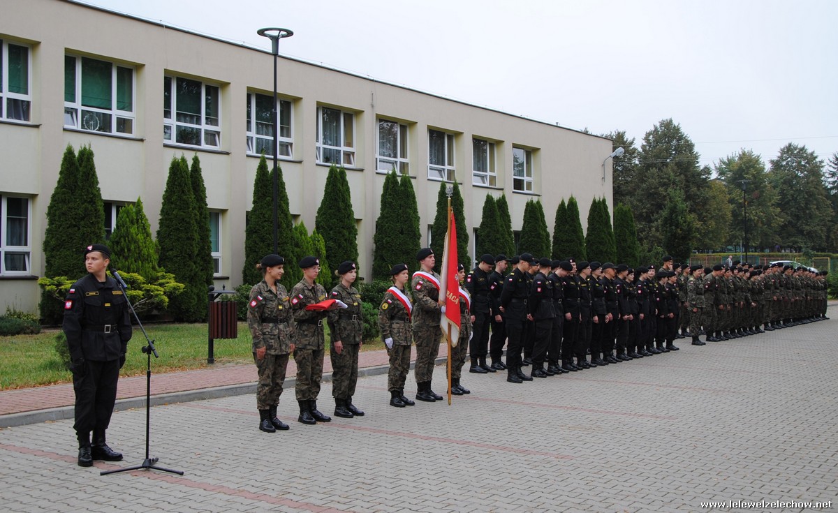 Uroczystość nadania awansów w liceum w Żelechowie