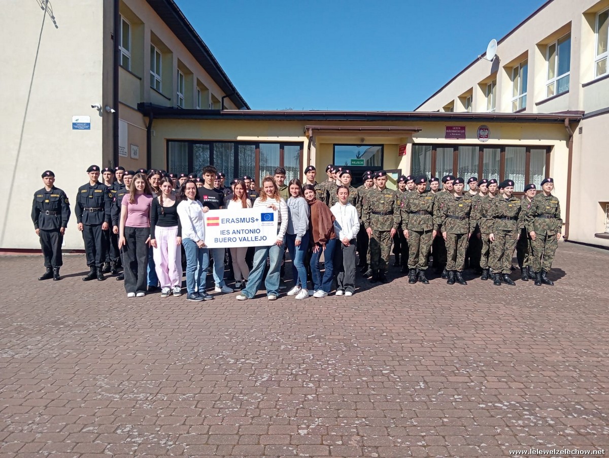 Wspólne zajęcia mundurowe z Hiszpanami