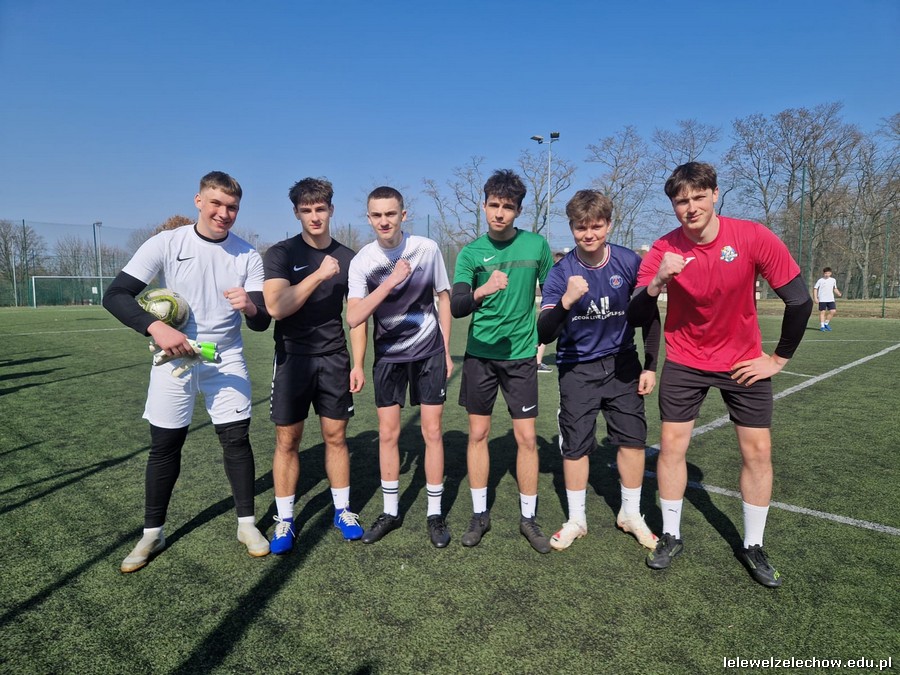 Międzyklasowe zawody w piłkę nożną